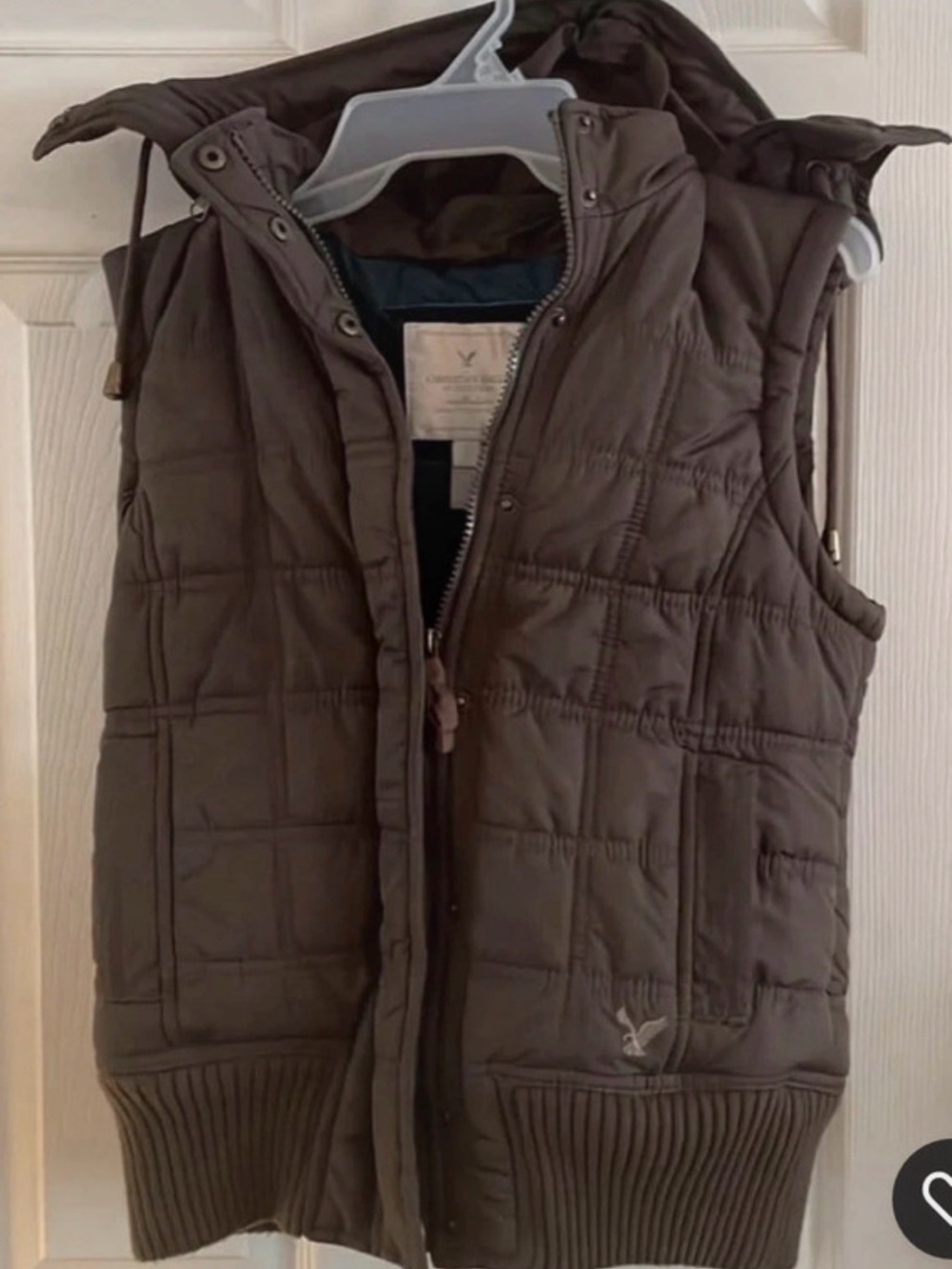 American Eagle Quilted Sleeveless Hooded Puffer Vest in Brown